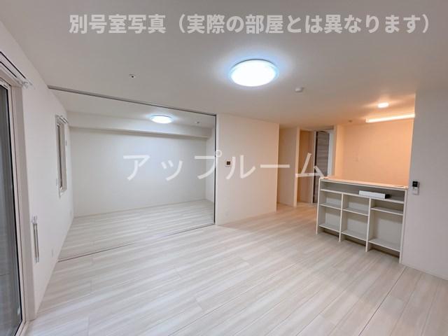 ＪＲ中央本線 勝川駅 徒歩20分 3階建 築7年の居間写真