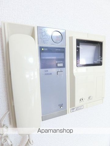 ＪＲ京浜東北線 横浜駅 徒歩10分 7階建 築25年の玄関写真