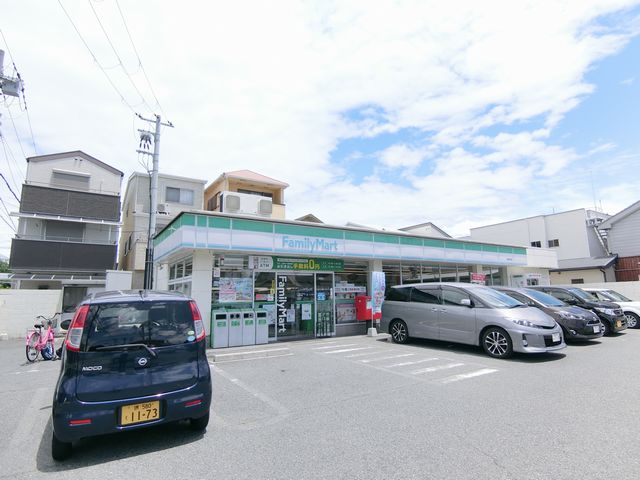 コンビニ　ファミリーマート京屋西湊店（コンビニ）まで407m