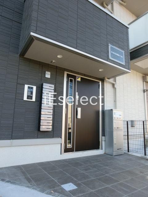 エントランス　建物内へのアプローチ