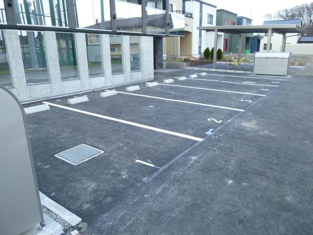 駐車場　駐車場