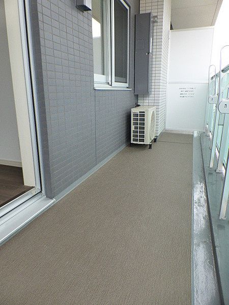 バルコニー　お洗濯にも便利なバルコニー付き