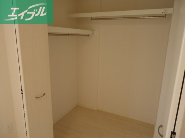 収納　ウォークインクローゼット