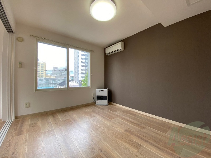 居室・リビング　広くてキレイなお部屋が広がっていて、充実した生活が送れそう。
