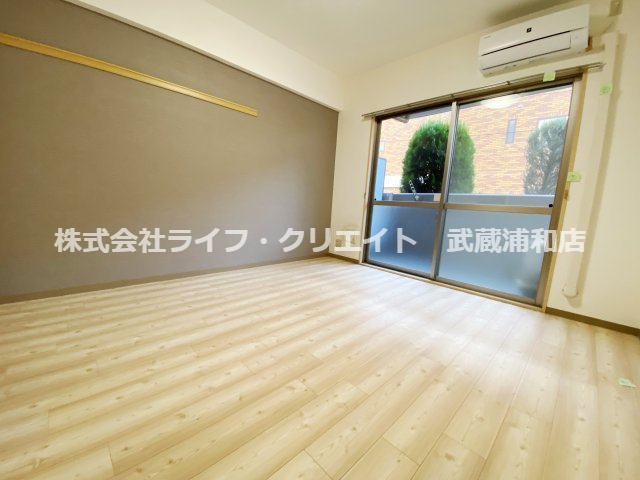 居室・リビング　別号室の参考写真です。