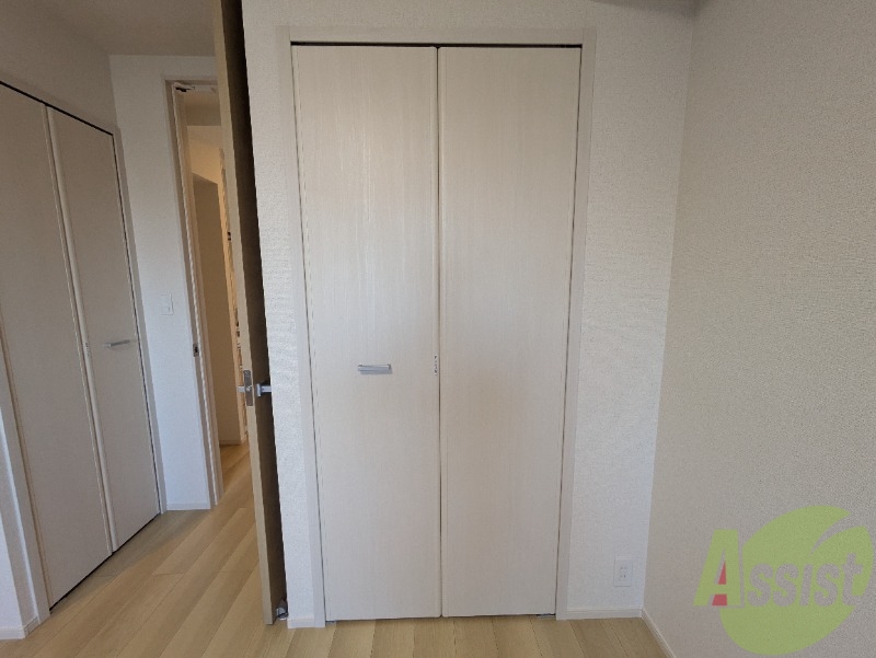 収納　クローゼットは高さがあるので色々な物が入りそうですね。