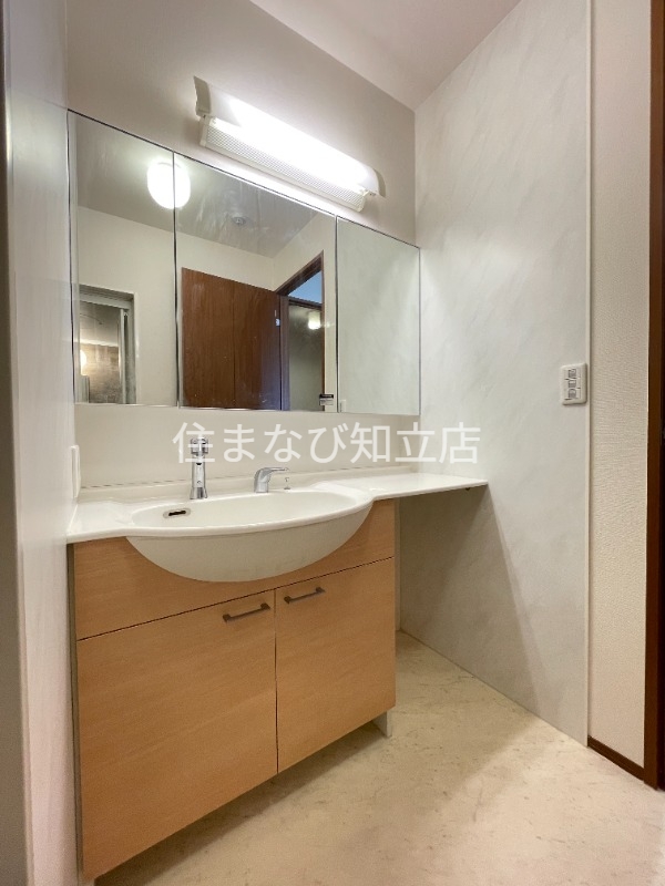 洗面設備　同型タイプ