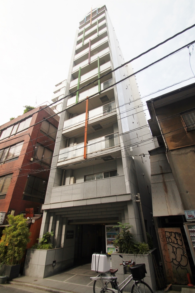 【千代田区神田多町のマンションの建物外観】