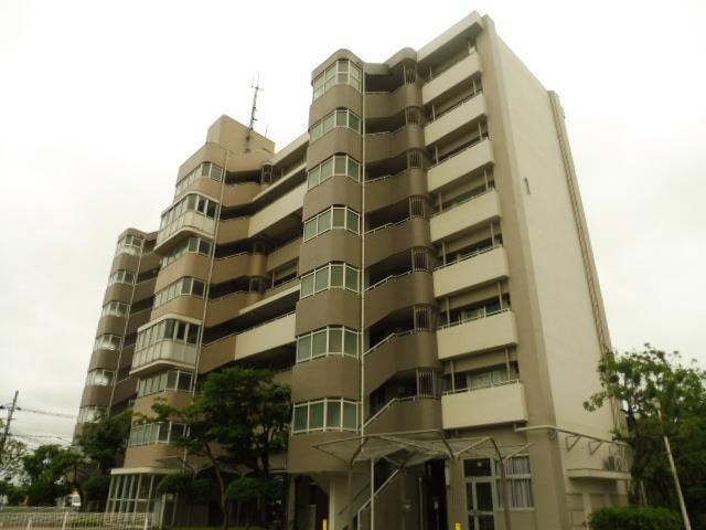 【Ｇｒｅｅｎ　Ｈｉｌｌｓ　大塚台　１号棟の建物外観】