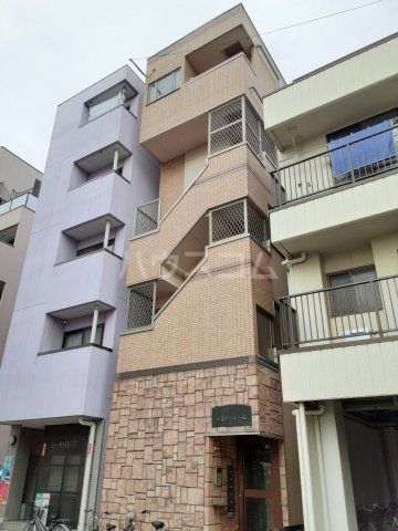 名古屋市港区港栄のマンションの建物外観