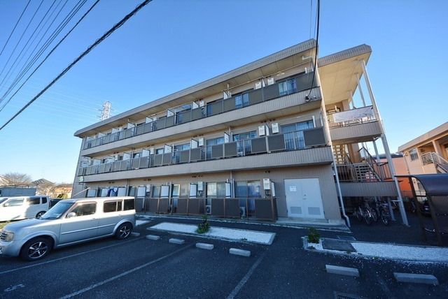 羽村市富士見平のマンションの建物外観