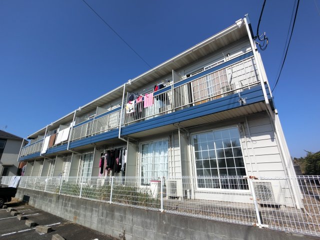 成田市並木町のアパートの建物外観