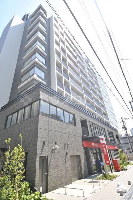 大阪市中央区伏見町のマンションの建物外観