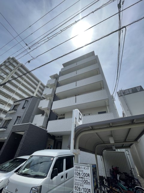 【広島市中区住吉町のマンションの建物外観】