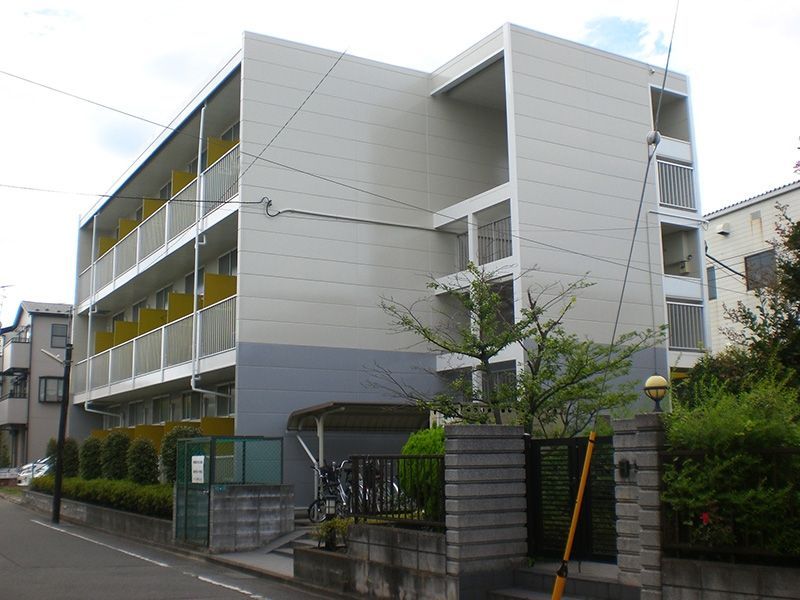 相模原市中央区高根のマンションの建物外観