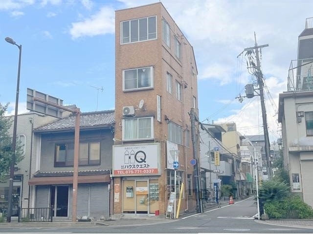 【聖護院ハイツの建物外観】