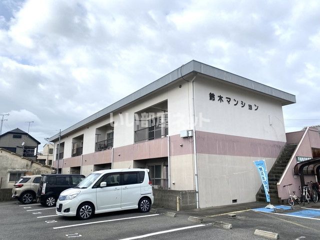 和歌山市鳴神のマンションの建物外観