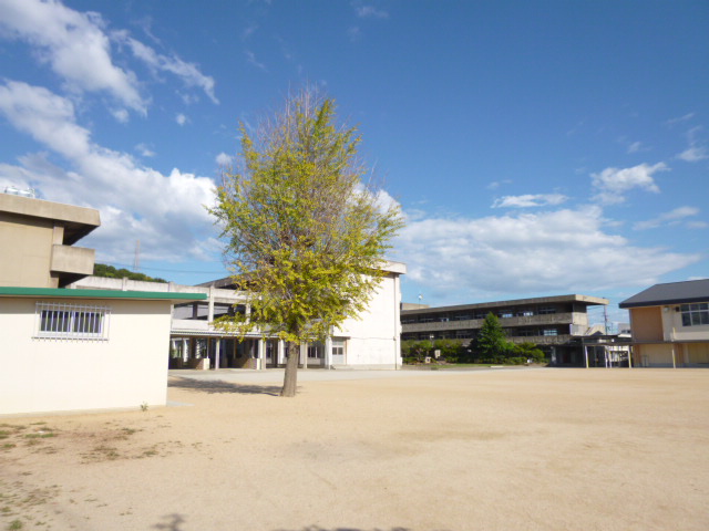 【サニーセトル鎌田の小学校】