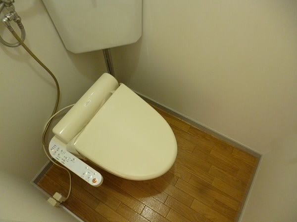 【世田谷区給田のアパートのトイレ】