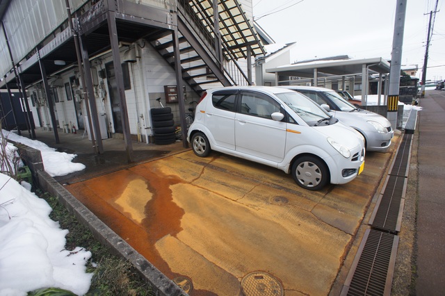 【トピアハイツの駐車場】