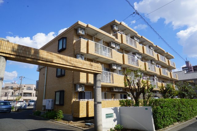 【江戸川区北葛西のマンションの建物外観】