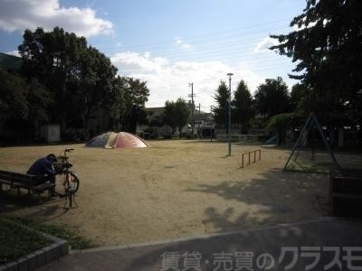 【大阪市住之江区南加賀屋のマンションの公園】