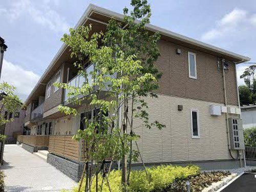 高知市朝倉本町のアパートの建物外観