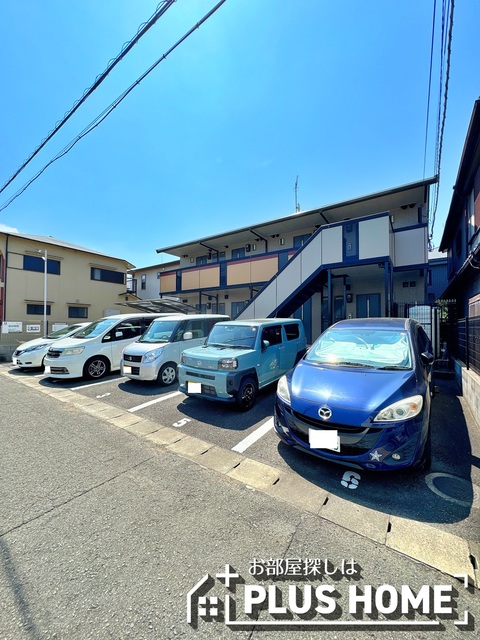 【和歌山市湊通丁南のアパートの駐車場】