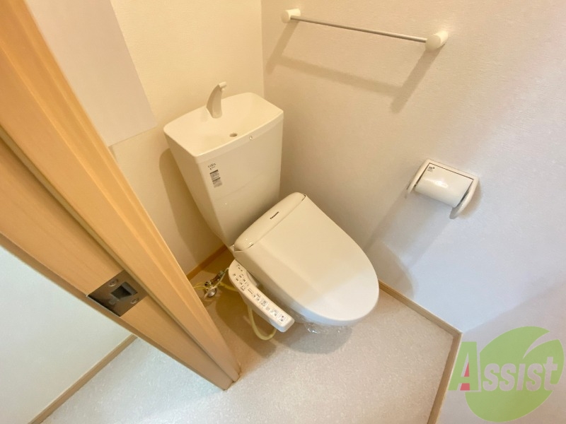 トイレ　トイレとお風呂が別なので清潔に使えて嬉しいですね。