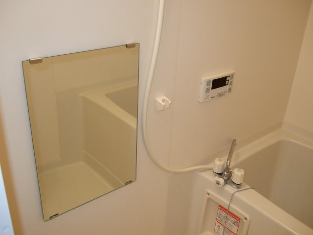 バス・シャワールーム　広々浴室のユニットバス！浴室乾燥機付きで雨の日も安心です！