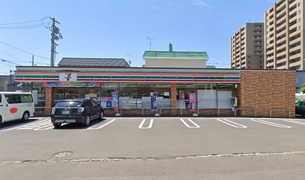 コンビニ　セブンイレブン札幌北郷2条店（コンビニ）まで204m