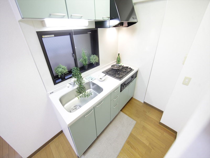 キッチン　システムキッチン（ガス3口コンログリル付）