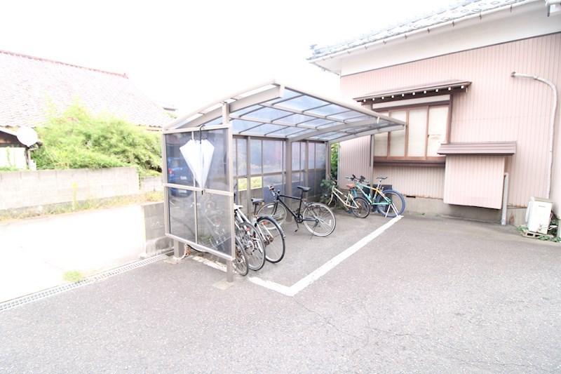 その他共有部分　屋根付き駐輪場