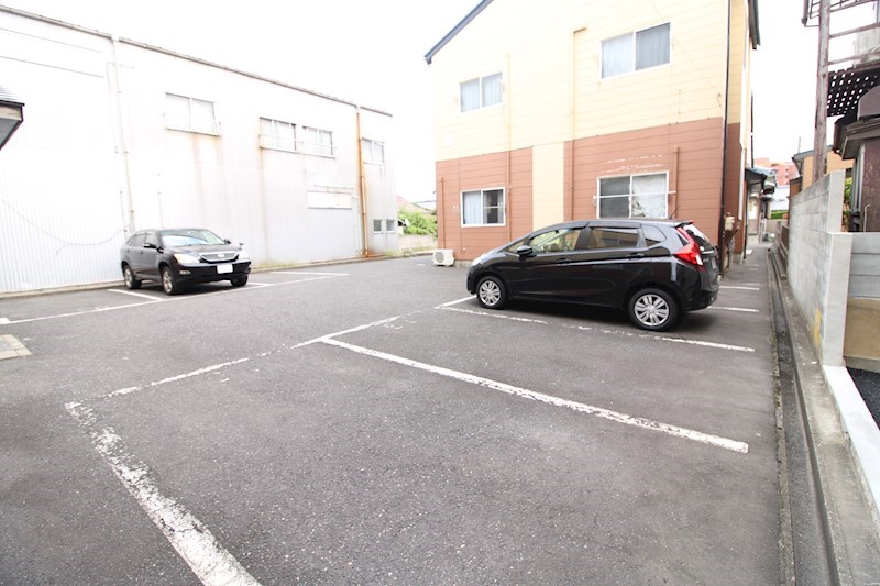 駐車場　敷地内駐車場