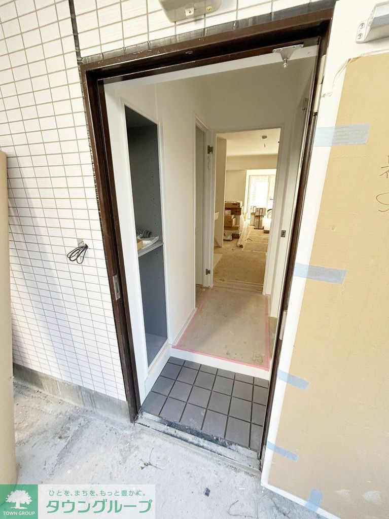 玄関　103号室写真