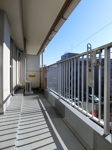 バルコニー　バルコニーも広々！