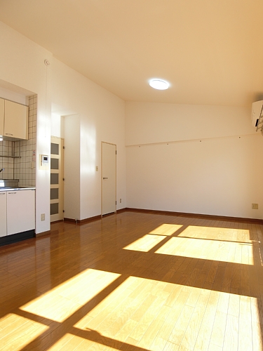 居室・リビング　写真左奥はウォークインクローゼットです！