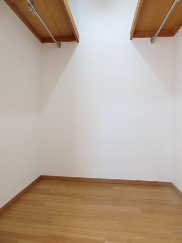 収納　ウォークインクローゼット内部！