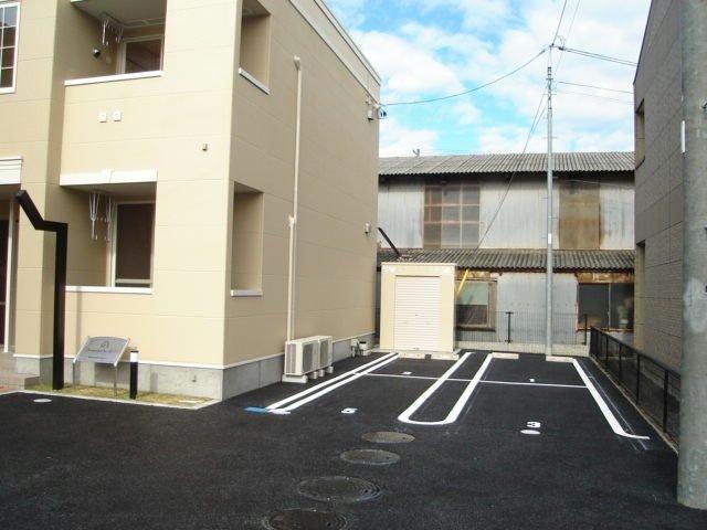 駐車場　駐車場