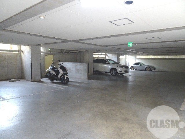 駐車場　敷地内駐車場