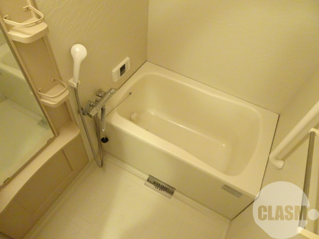 バス・シャワールーム　追い焚き機能付きバス♪