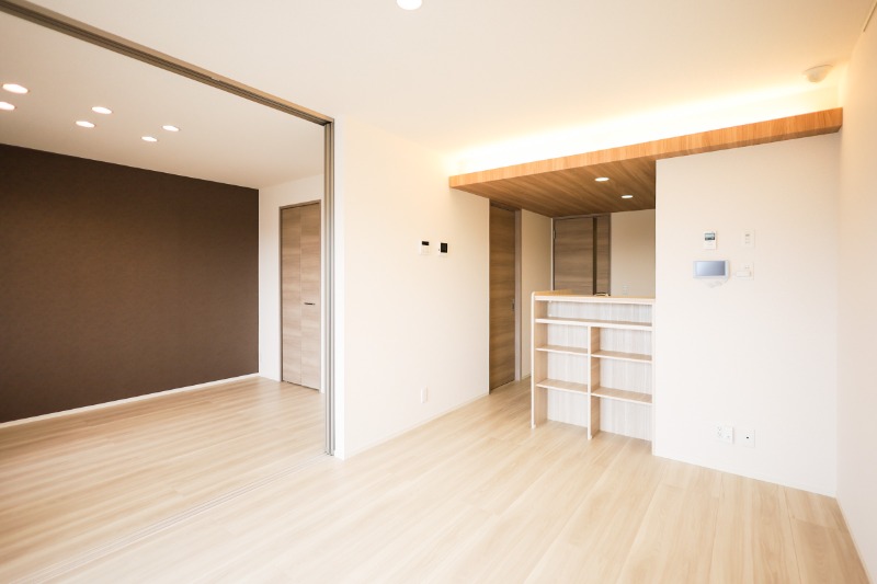 居室・リビング　図面と現状に相違がある場合には現状を優先