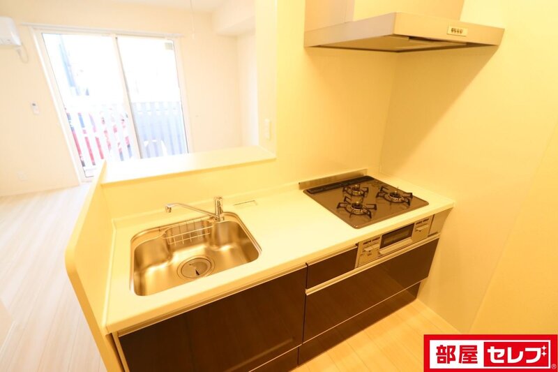 キッチン　同タイプの１０２号室の写真です。