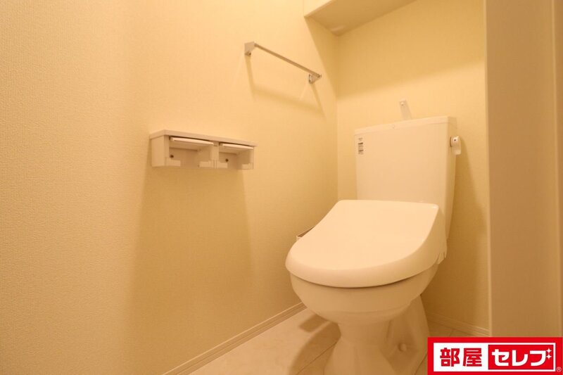 トイレ　同タイプの１０２号室の写真です。