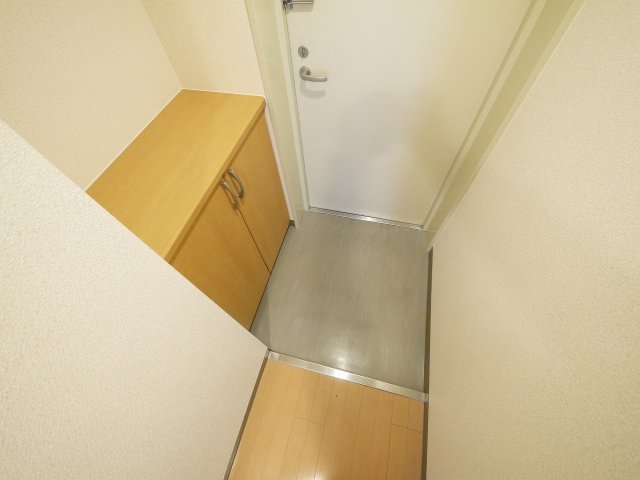 玄関　収納もある玄関です