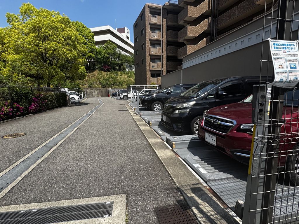 駐車場　駐車場