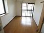 居室・リビング　同物件別号室