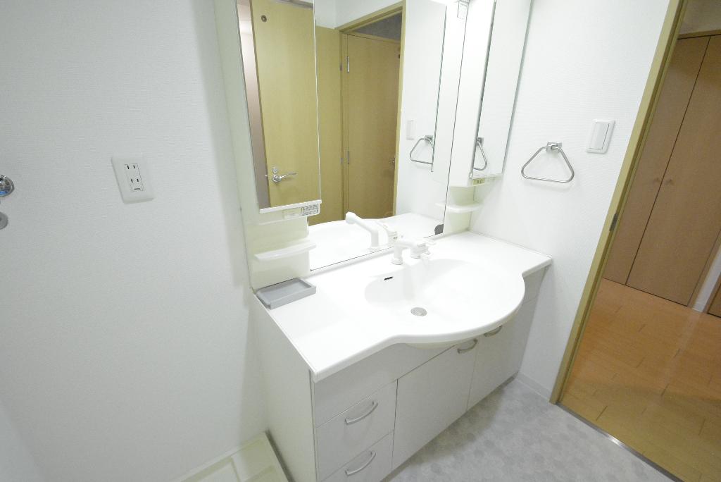 洗面設備　洗髪洗面化粧台