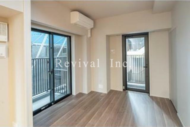 その他部屋・スペース　暖かみのあるフローリングカラーです