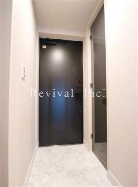 玄関　ゆったりとした玄関がお出迎え